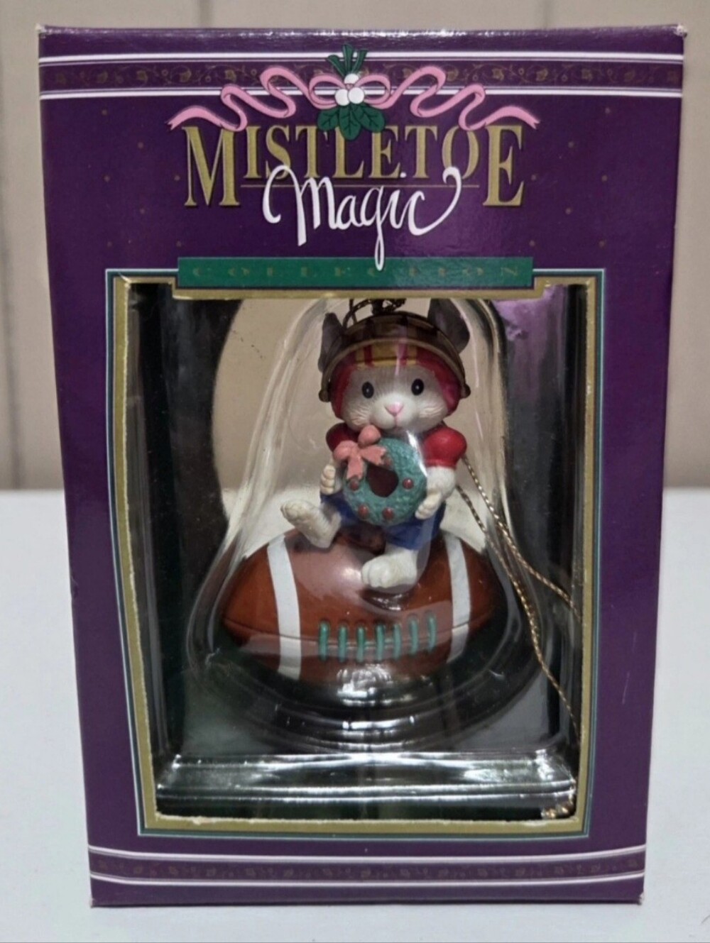 Vintage Mistletoe Magic Collection Ornament